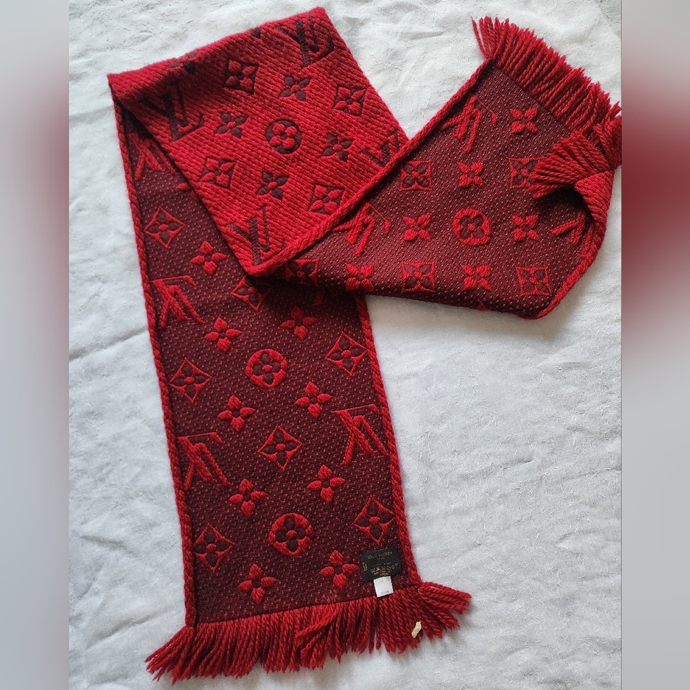 Auth Louis Vuitton Logomania Monogram Wool/Silk Fringe Shawl Scarf - Picture 6 of 9